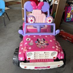 Minnie Mouse Jeep
