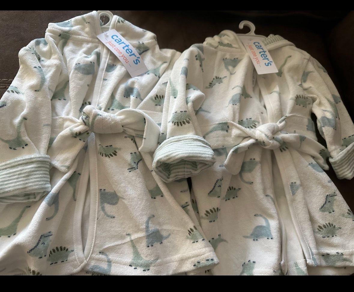 New set of 2 super cute carters dinosaur bath robes 0-9 months