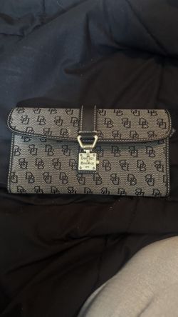 Dooney wallet