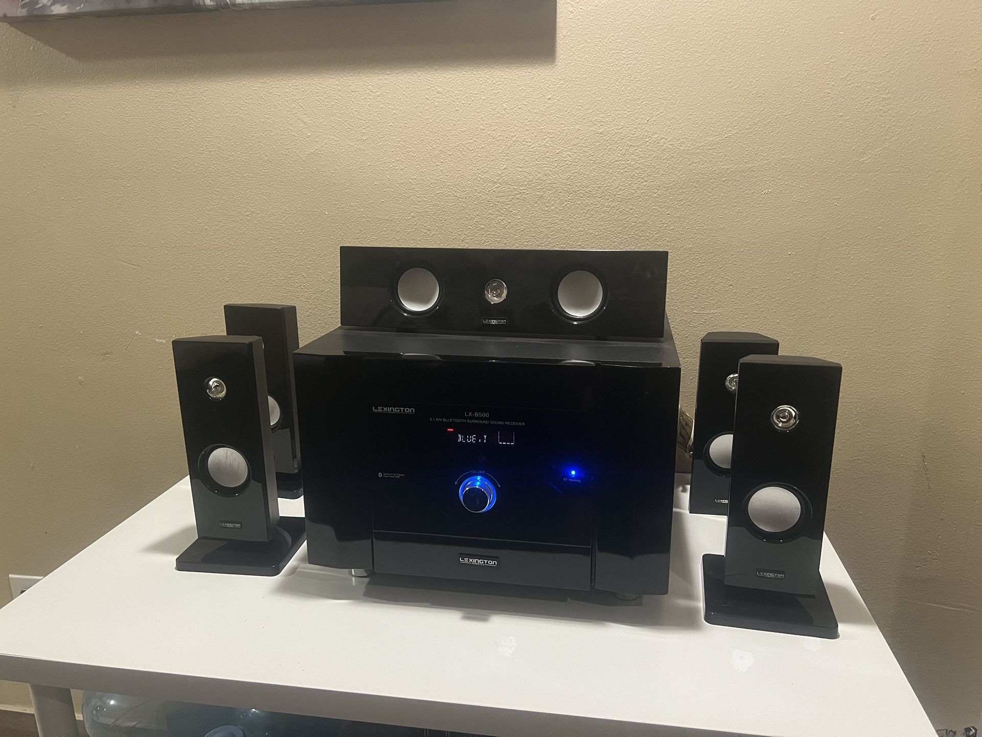 Luxembourg Akoustik home surround sound system
