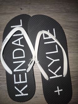 Women Kendall And Kylie plastic Sandals 🩴