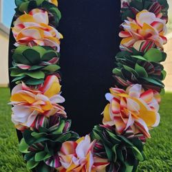 Luxury Graduation Lei