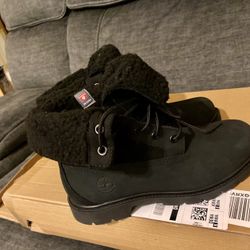 Timberland  Women’s 7 1.5