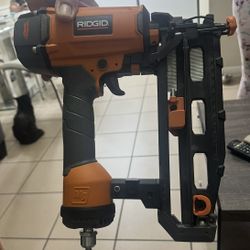 Rigid Pneumatic Brad Nailer 