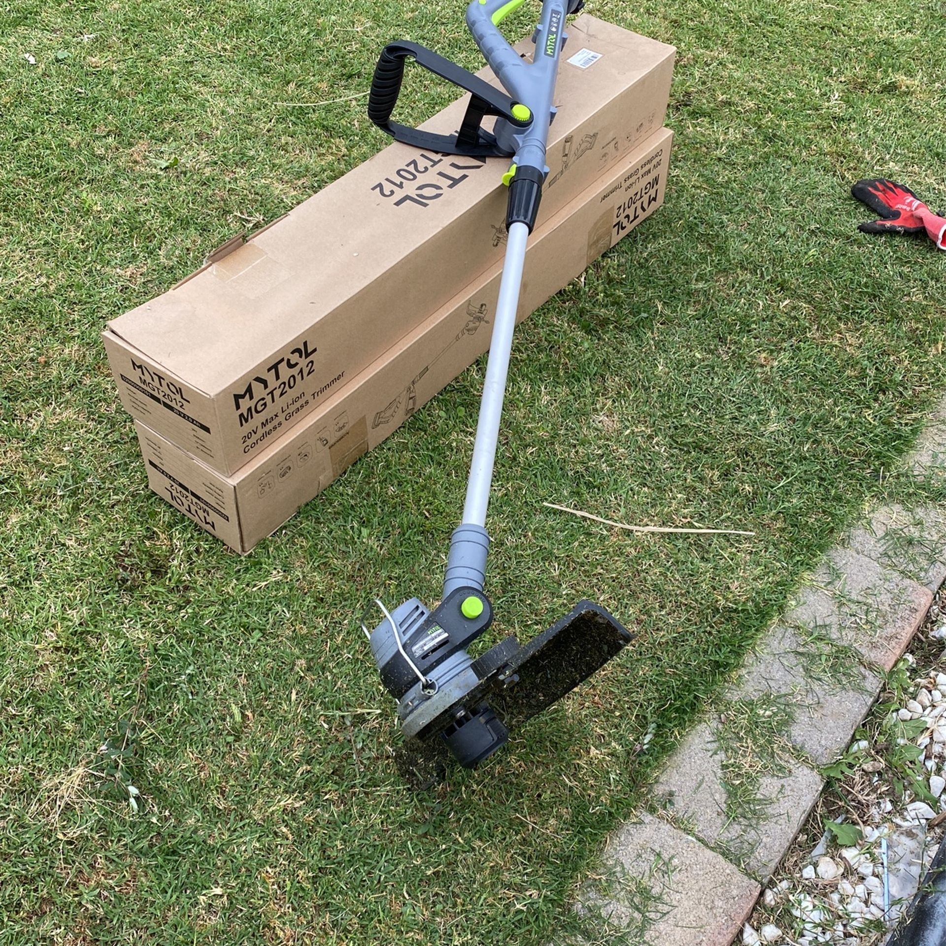 MYTOL MGT 2012 cordless grass trimmer