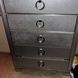 Dresser And Queen Size Bed Frame 