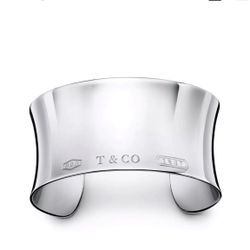 Tiffany &Co. Wide cuff Bracelet 9.25