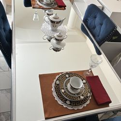 Dining table set