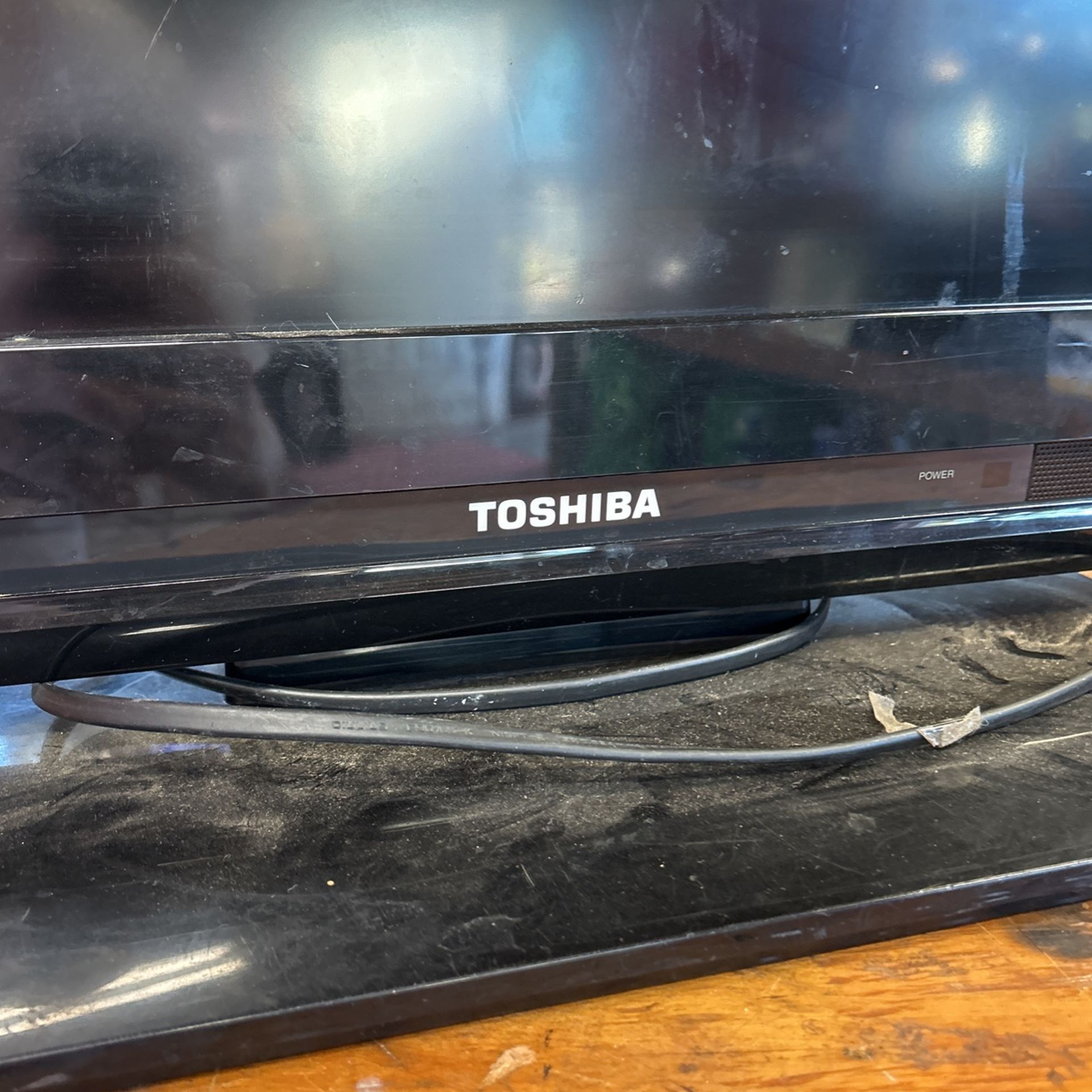 Toshiba 32” TV