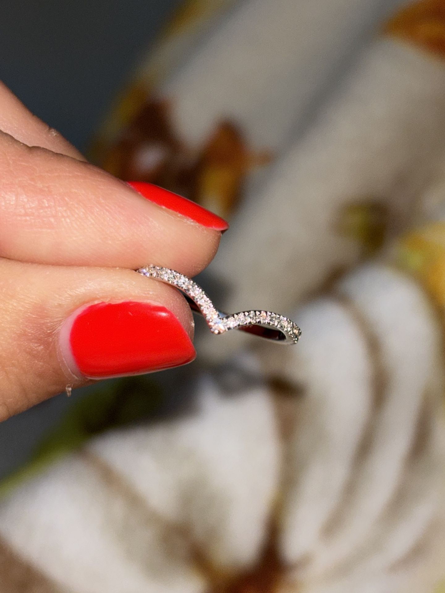 V shaped 14K white gold wedding band