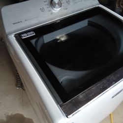 Maytag. Commercial Washer Like New
