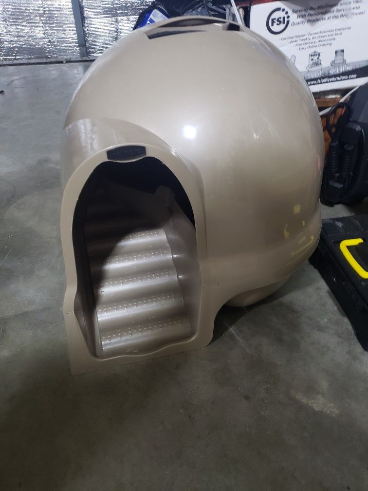 New Booda Dome Cat Box
