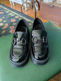 Fashion Nova Women's Black Loafers - Size 8