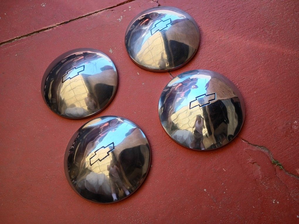 15" Chevy Logo Hubs