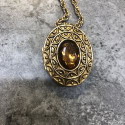 Avon Vintage Necklace 