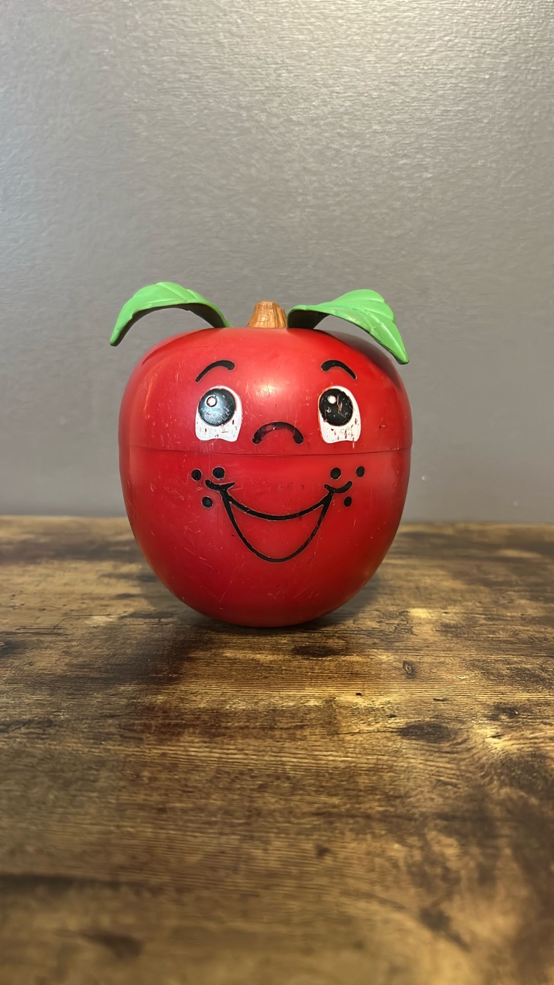 Vintage 1972 Fisher Price 🍎Happy Apple🍎 Short Stem 🎶 Musical Chime 🎶 Great Condition!