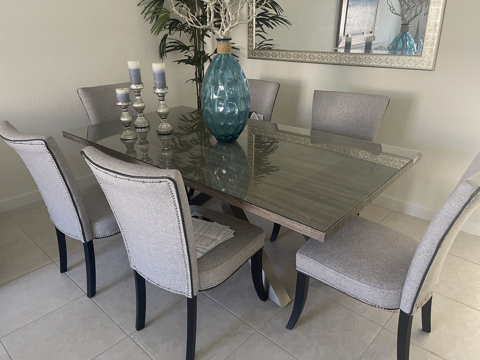 Dinning Table And Chairs