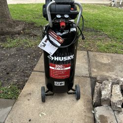 Husky Air Compressor 20 Gallons 200 PSI New Never Used 