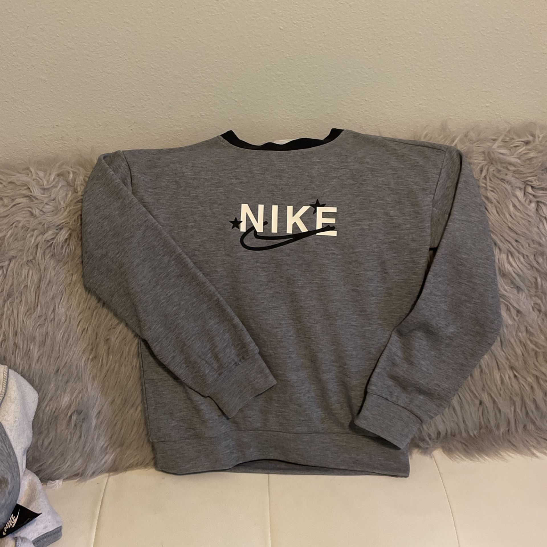 Light Nike Sweatshirt
