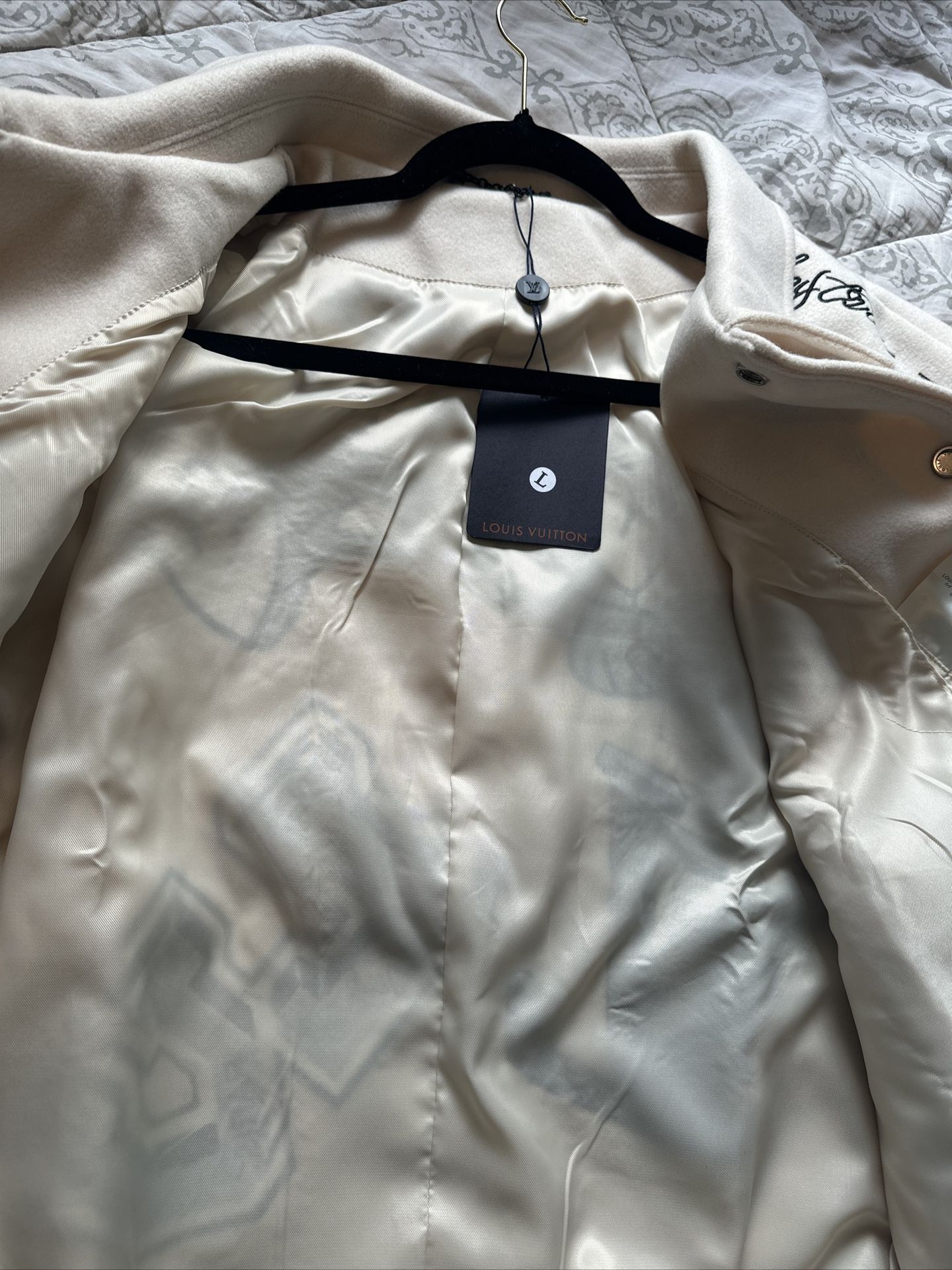 reflective louis vuitton jacket for Sale in Detroit, MI - OfferUp