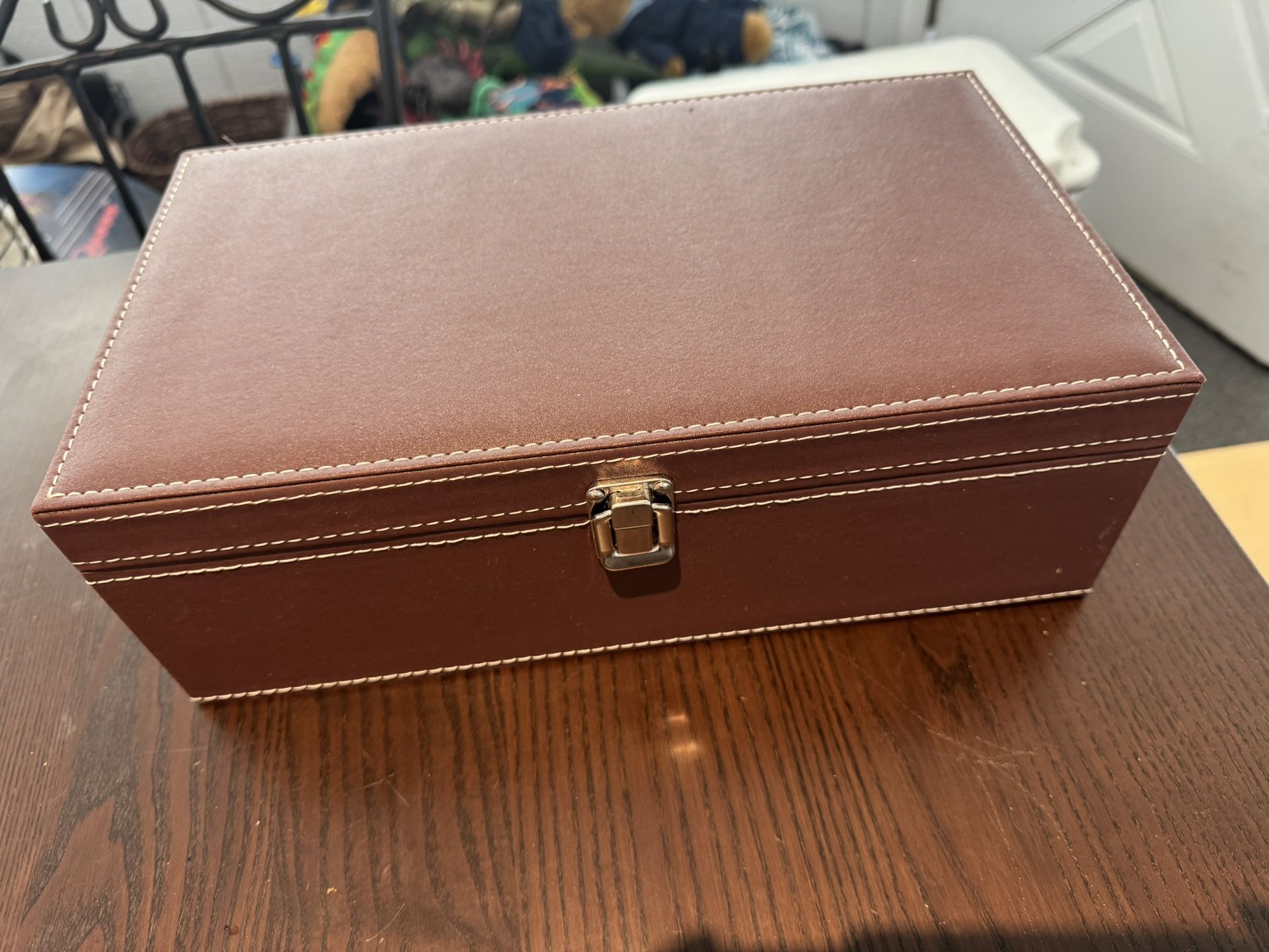 Wine box holder