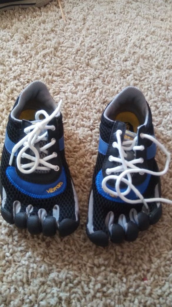 Baby and kids Vibram five finger shoes