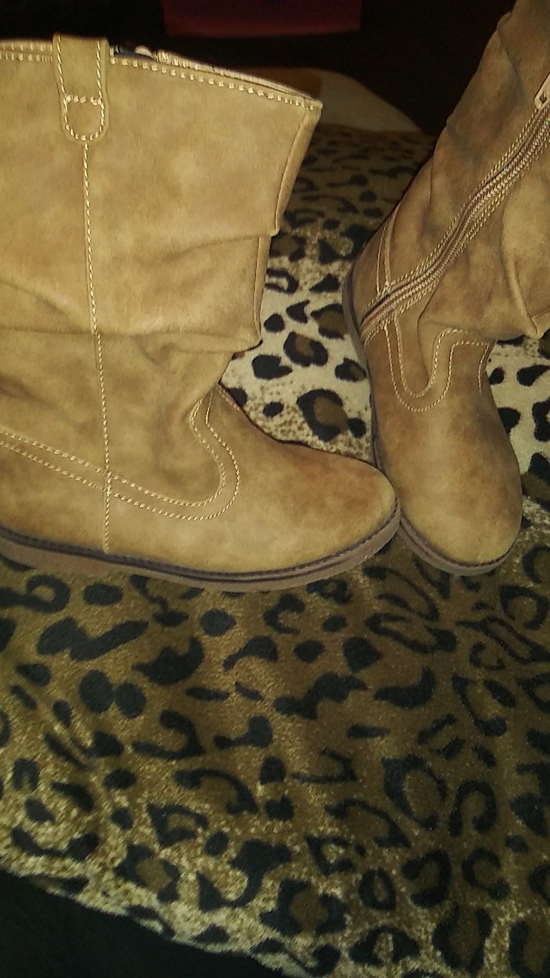 Girl boots from childrens place 10c new condition pick up in oak cliff