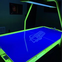 DYNAMO HOT FLASH 2 AIR HOCKEY TABLE