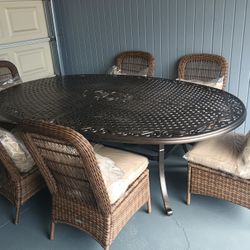 Outdoor patio table with 6 chairs