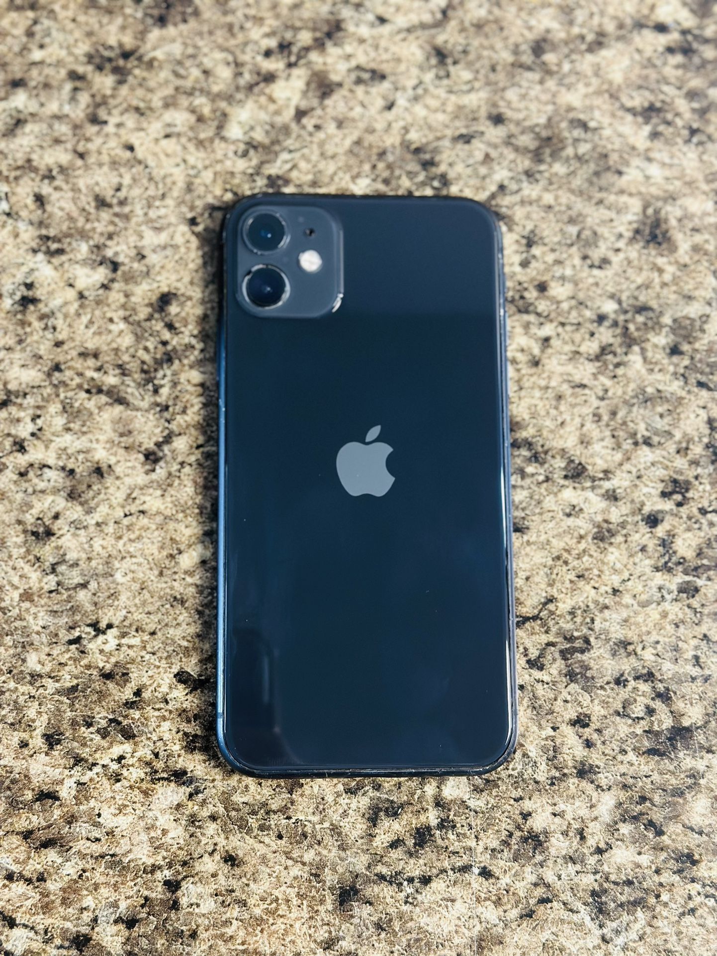 Apple iPhone 11, 64GB, Black - Unlocked (Renewed) With 3 Months Warranty The Display Has Deadpixels