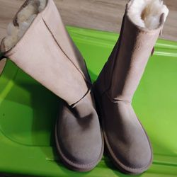 UGG BOOTS SIZE 5