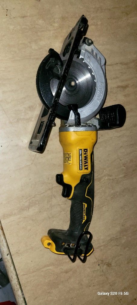 Dwalt Cordless Saw