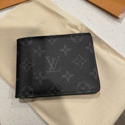 $280 OBO Louis Vuitton Men’s Wallet