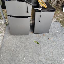 Mini Fridge 