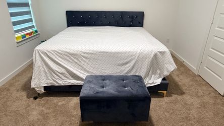 King Bed Room set - See the description for full list