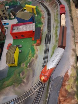 Mini Model Train N Scale Full Layout 28"