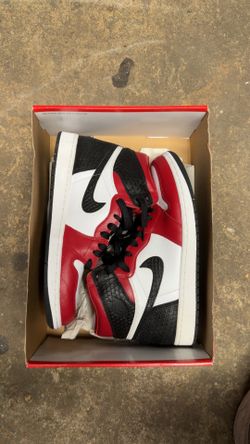 Jordan 1 satin snake skin size 11w 9.5m