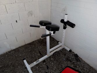 Roman chair (ab work outs )