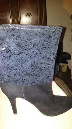 Like new bcbg black boots