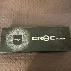 Croc titanium infrared 1.5” flat iron
