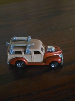 Hot Wheels 1940 Ford Woody.