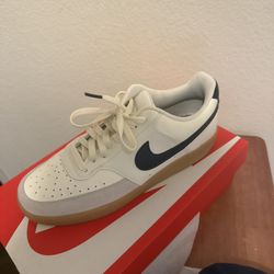 Nikes Size 9