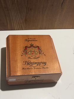 A. Fuente Hemingway Gran Reserva Wooden Cigar Box