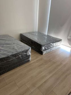Colchones full y Queen, por la compra del colchón te regalamos el box spring 🎁