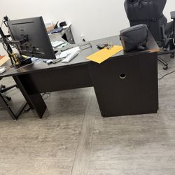 Free desk