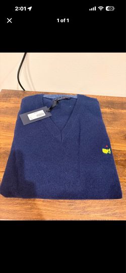 Masters clubhouse collection navy V-neck sweater