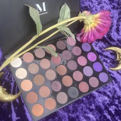 Morphe Plum Pleasers 35P SOLD OUT purple eyeshadow palette 