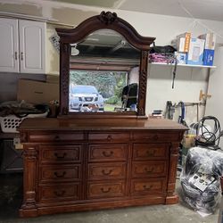 Dresser 