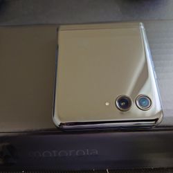 Brand New unused Moto Razr plus 2023 AT&T Locked