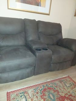 LIKE NEW ELECTRIC DOUBLE RECLINER